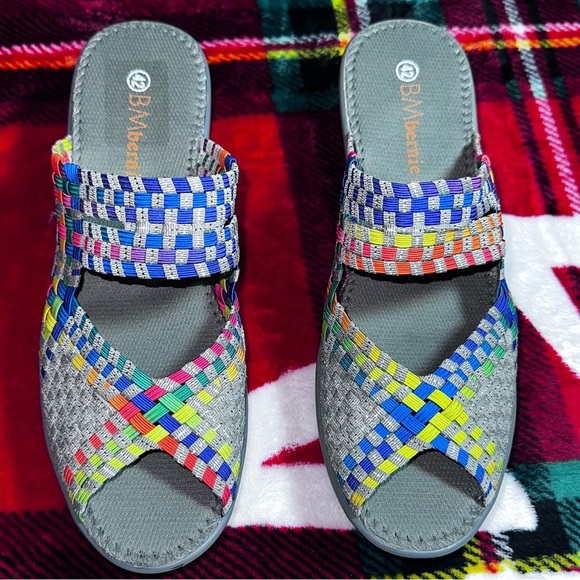 🌈 Bernie Mev Catwalk Woven Wedge Sandals - Picture 12 of 12